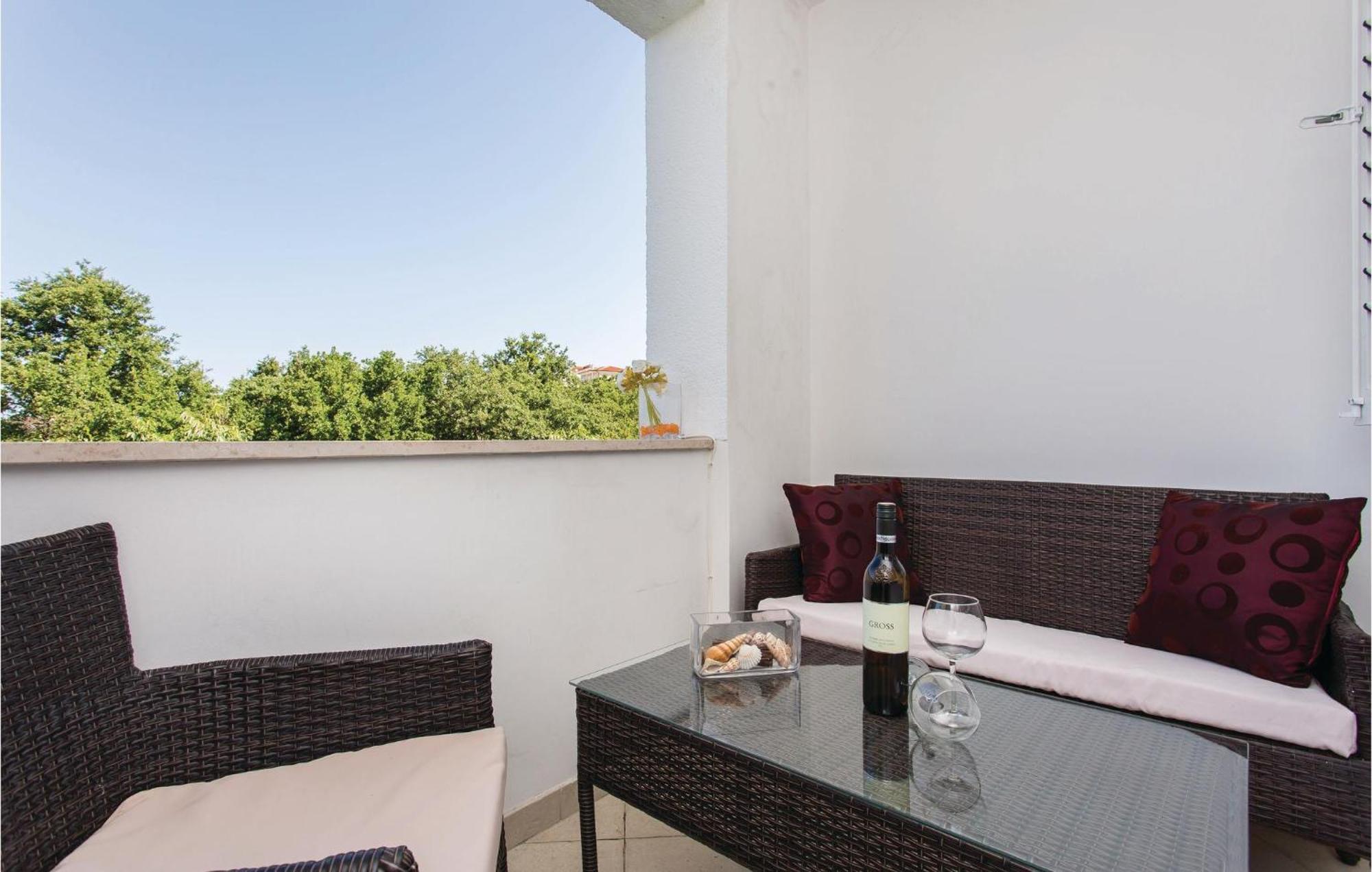 Amazing Apartment In Njivice With Wifi Exterior foto